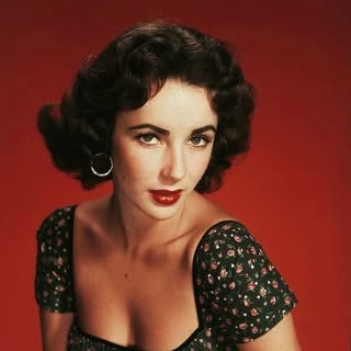 Profile Photo of Elizabeth Taylor (@lizrosemondtaylor) on Instagram