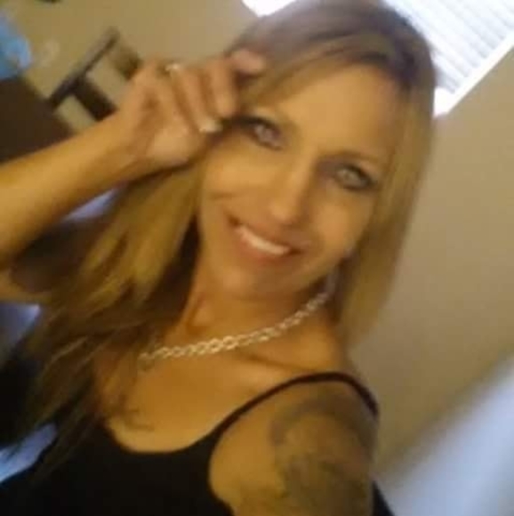 Profile Picture of Lori Zamora (@lorily547) on Poshmark