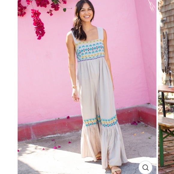 Profile Picture of Gabriella Tsukikawa (@gtsukikawa) on Poshmark