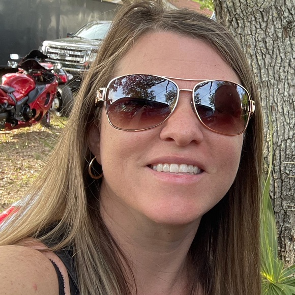 Profile Picture of Natalie Plotner (@nplotner) on Poshmark