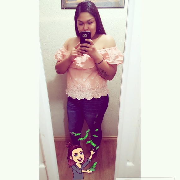 Profile Picture of Brianna Tobias (@beetobias21) on Poshmark
