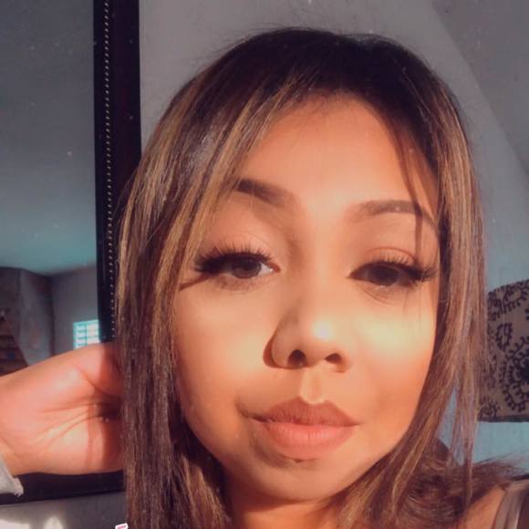 Profile Picture of Macaria Dueñas (@macariaduenas26) on Poshmark