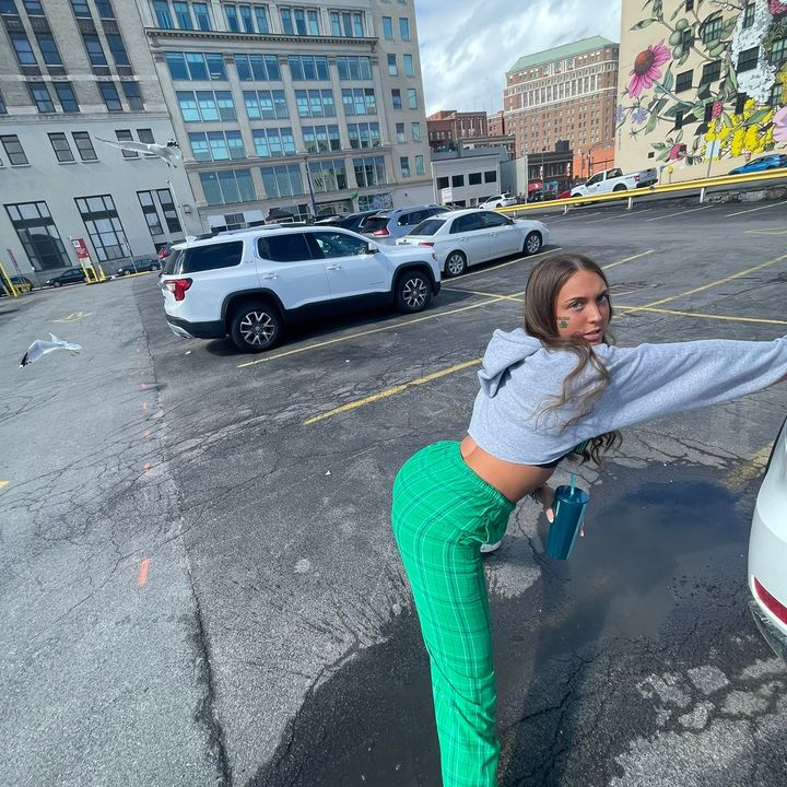 Profile Picture of cassidy (@cassidysell) on Tiktok