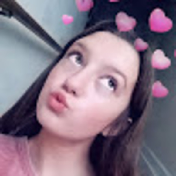 Profile Picture of Katelyn Harrell (@_katelynpaige_) on Poshmark