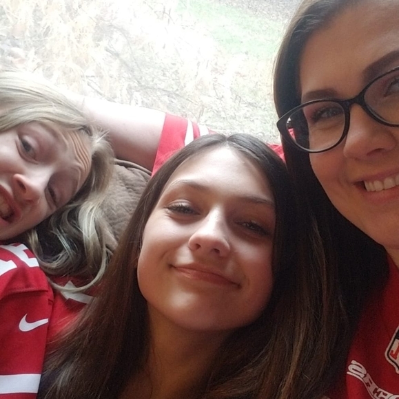 Profile Picture of Haley Humphrey (@hayhayjade) on Poshmark