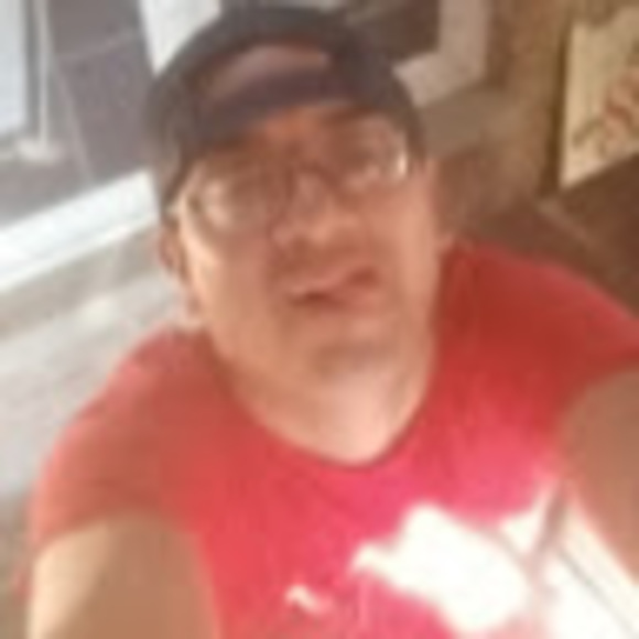 Profile Picture of Julian Moreno (@julianmoreno550) on Poshmark