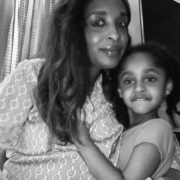 Profile Picture of Helen Hagos (@elipu) on Poshmark