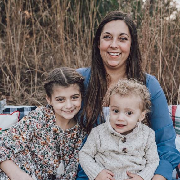 Profile Picture of Lisa Catanzarite (@lmcxo) on Poshmark