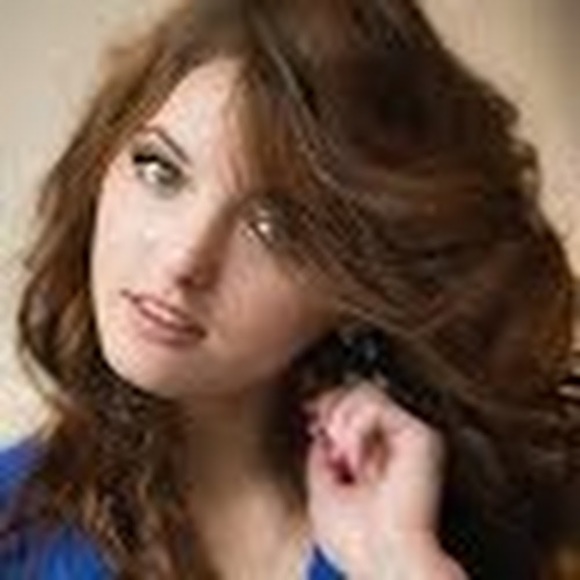 Profile Picture of Alina Kalinichenko (@akalinichenko1) on Poshmark