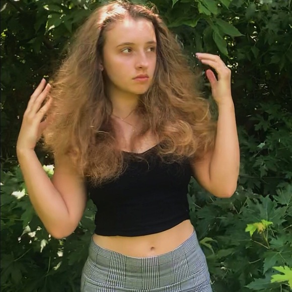 Profile Picture of Lexi Sayegh (@lexi_sayegh) on Poshmark