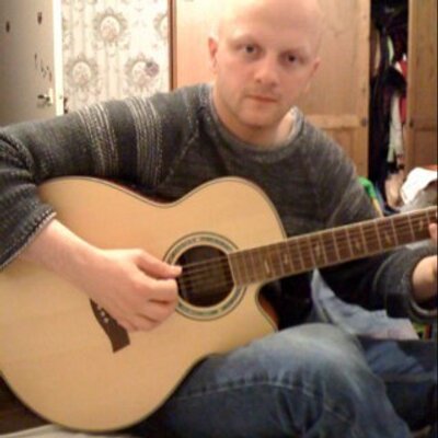 Profile Picture of Robert Roginski (@robertoniko) on Twitter