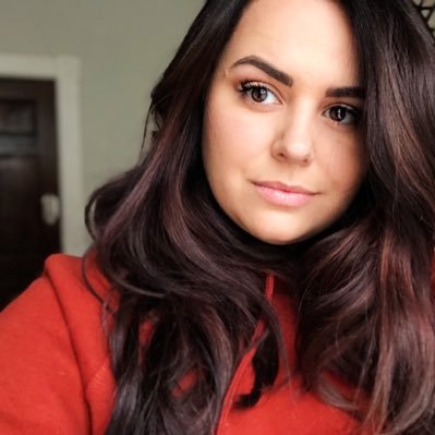 Profile Picture of ɘʞooɿd (@BrookeSimon) on Twitter