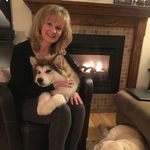 Profile Picture of Lavonne Eggink (@vonnie975) on Poshmark