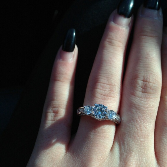 Profile Picture of Shadow Risher (@shadowannkiewel) on Poshmark