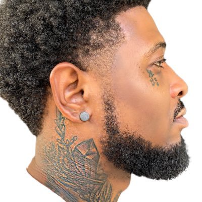 Profile Picture of Dee Wright (@whoisdwright) on Twitter