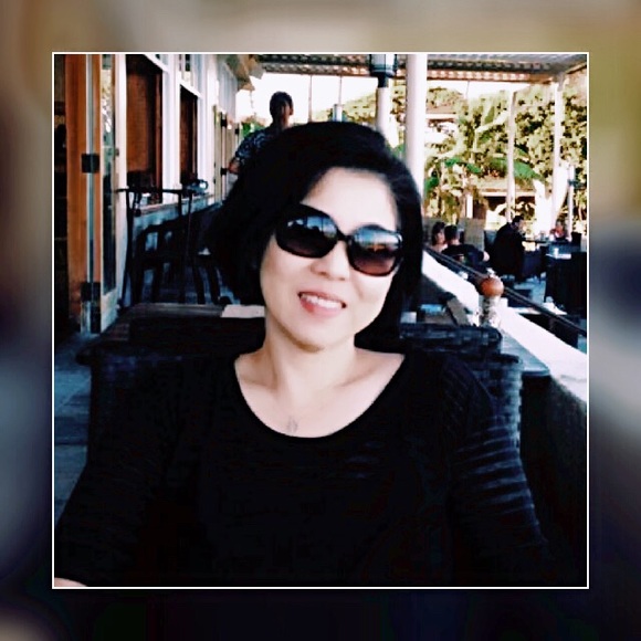 Profile Picture of Sophia Chou (@snofia9999) on Poshmark