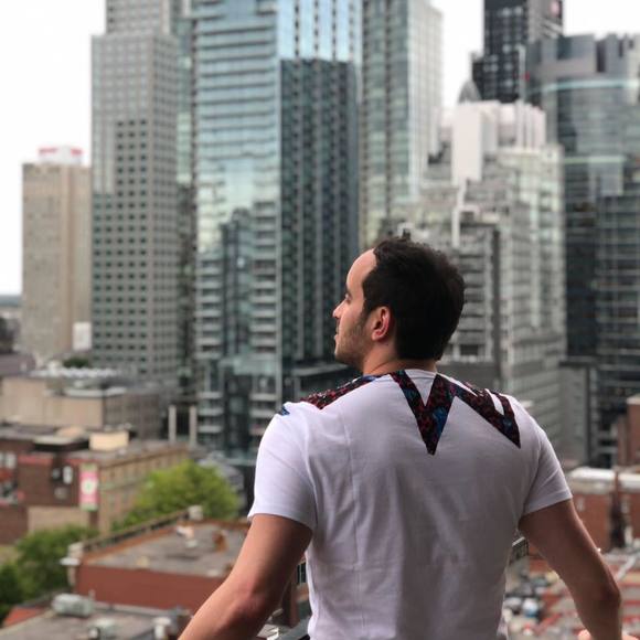 Profile Picture of Fakhri Amri (@fakhriamri) on Poshmark
