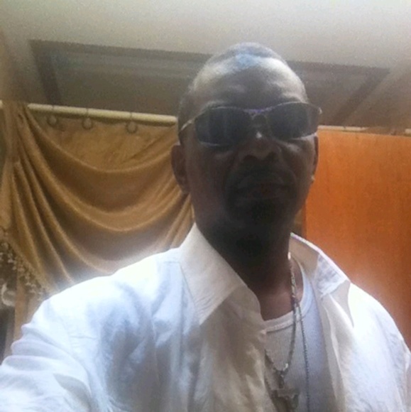 Profile Picture of Donte Mason (@dontesworld) on Poshmark