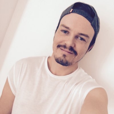 Profile Picture of Gary Ferguson (@garysaprincess) on Twitter