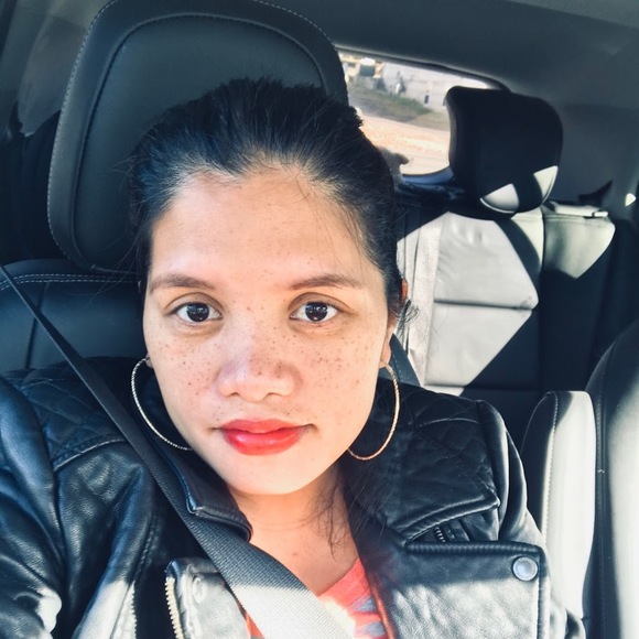 Karen Hansmann - Poshmark Profile Picture of Karen Hansmann (@karenhansmann15) on Poshmark