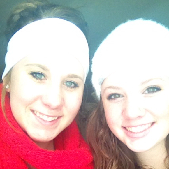 Profile Picture of Jessica Moushon (@jessmoushon) on Poshmark