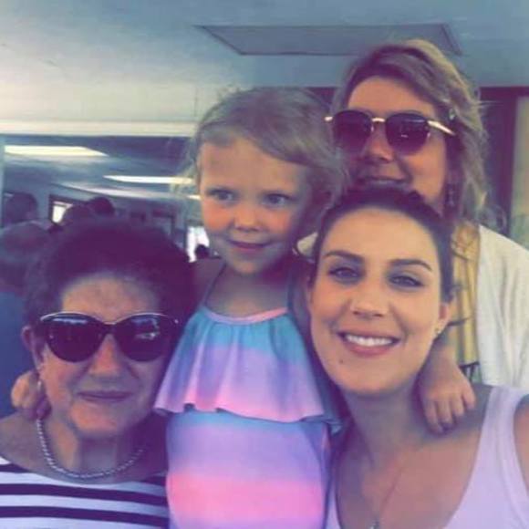 Profile Picture of Amber Marolf (@amarolf33) on Poshmark