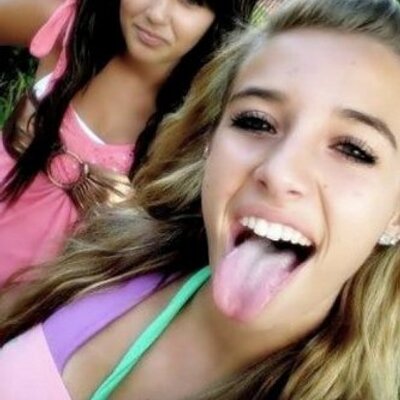 Profile Picture of Sabrina Fowleron Twitter