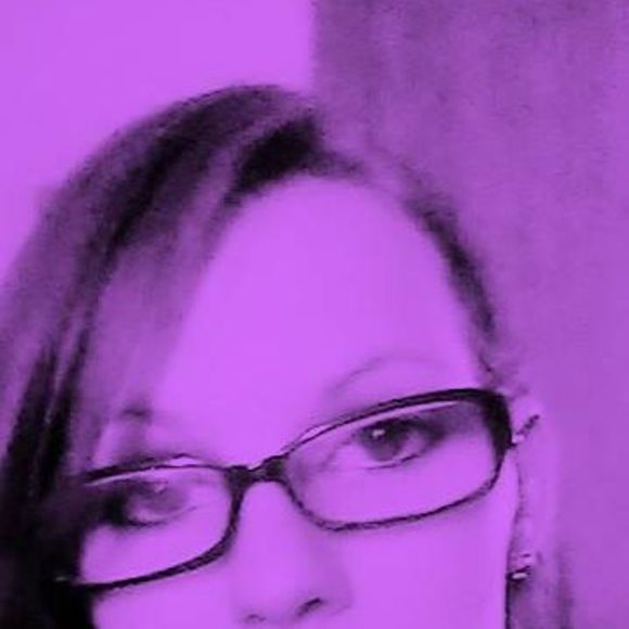 Profile Picture of Danielle Mayle (@nellie_1993) on Poshmark