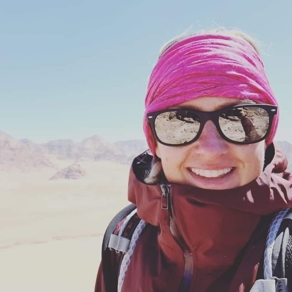 Alison Wonderland - Poshmark Profile Picture of Alison Wonderland (@alison_fleury) on Poshmark