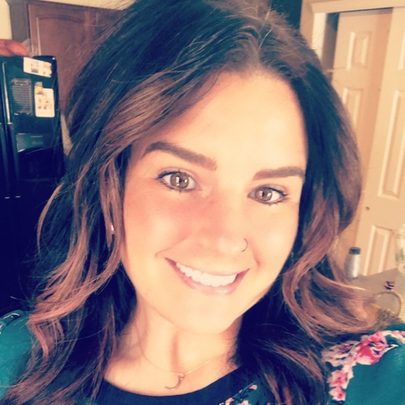 Profile Picture of Whitney Pierson (@whit2205) on Poshmark