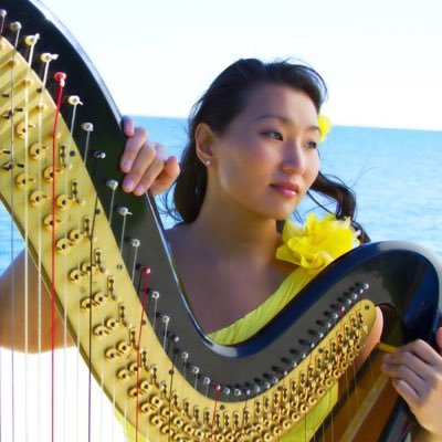 Profile Picture of Sarah Thompson Music (@WithAllMyHarp) on Twitter