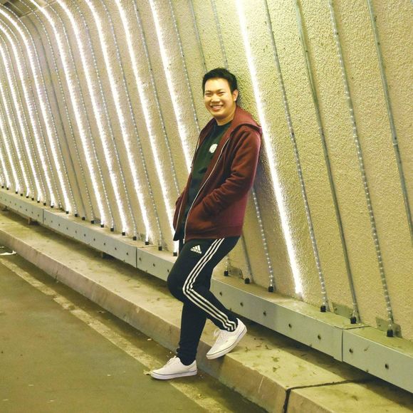 Profile Picture of Kevin Lin (@kevinsayshi) on Poshmark