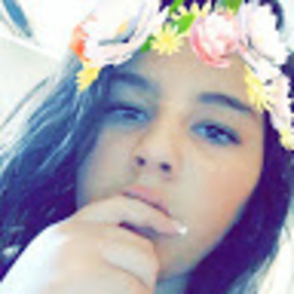 Profile Picture of Jojo Rylance (@johannamrylance) on Poshmark