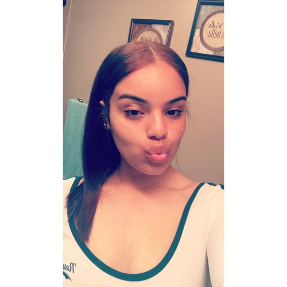 Profile Picture of Kiana Laboy (@kianalaboy) on Poshmark