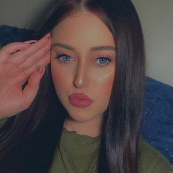 Profile Picture of Kaasia Pluta (@kasiaapluta) on Poshmark