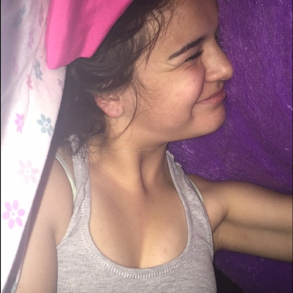 Profile Picture of Shanel Bushby (@shanel12333) on Poshmark