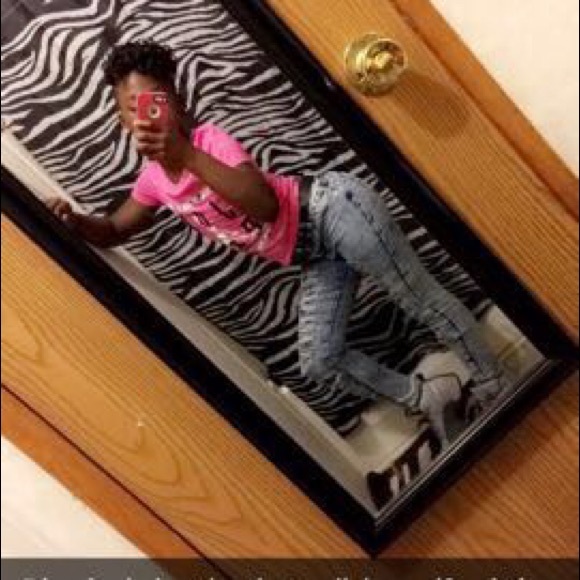 Profile Picture of Markayla Armstead (@kphattyy) on Poshmark