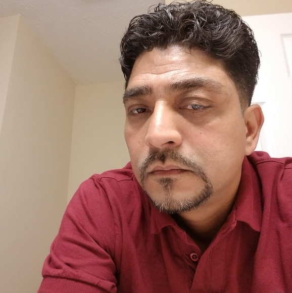 Profile Picture of Julio Del cid (@juliodelcidcatz) on Poshmark