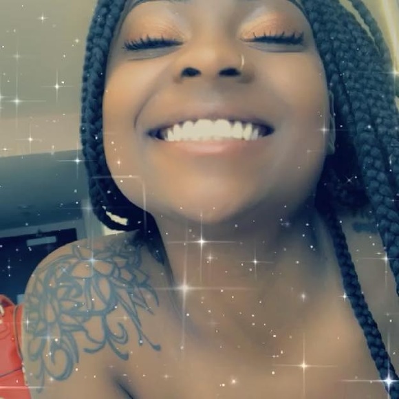 Profile Picture of Chanel Devaughn (@txstate17) on Poshmark