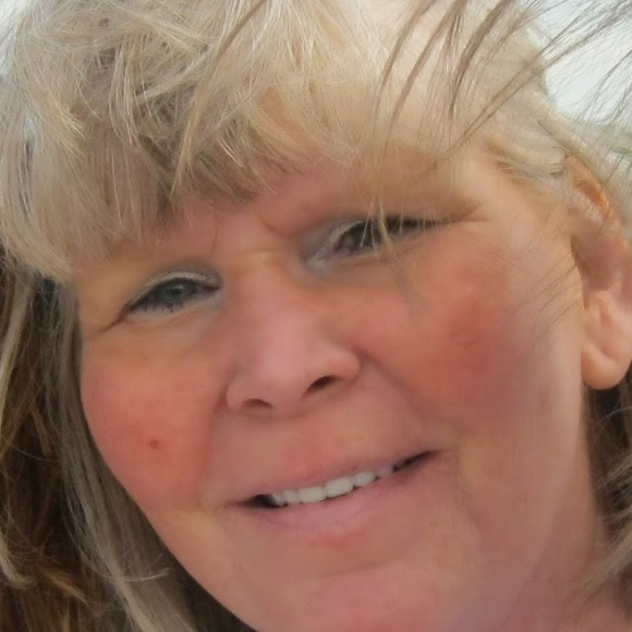 Profile Picture of Diane Templar (@dianektemplar) on Poshmark