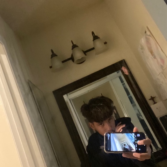 Profile Picture of Gerardo Saggeth (@gerardosaggeth) on Poshmark