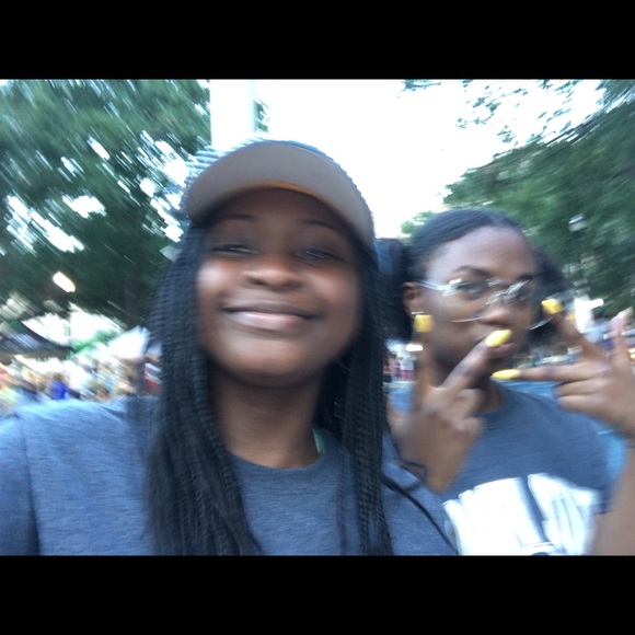 Kennedy Reynolds - Poshmark Profile Picture of Kennedy Reynolds (@kennnkenn17) on Poshmark