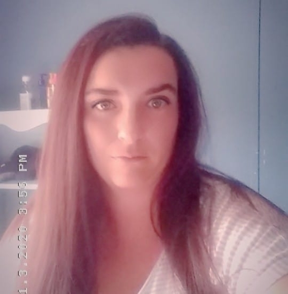 Profile Picture of Leann Rudeseal (@leannrudeseal) on Poshmark