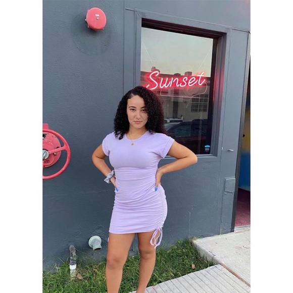 Haley Knowles - Poshmark Profile Picture of Haley Knowles (@haleyk242) on Poshmark