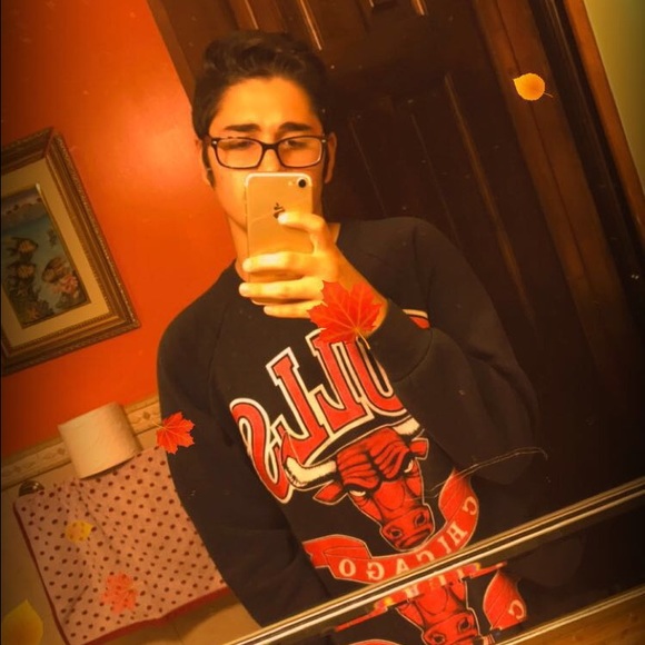 Profile Picture of Marcos Yapur (@marcos2202) on Poshmark