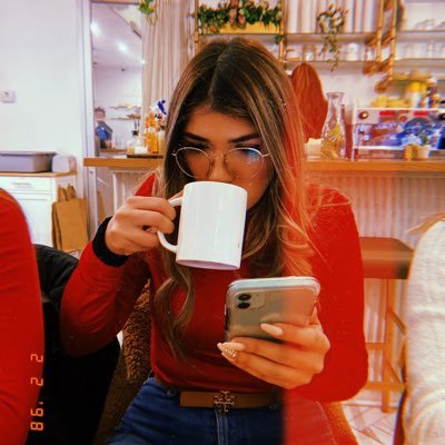 Profile Picture of Andrea Moya (@@andreitamoya) on Twitter
