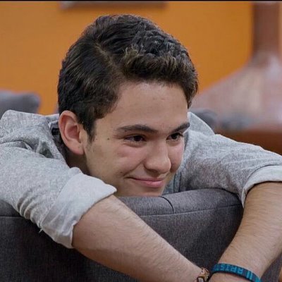 Profile Picture of 𝐋𝐔𝐙  💜𝙡𝙤𝙫𝙚𝙨 𝙍𝙤𝙨𝙨 (@dextregress) on Twitter