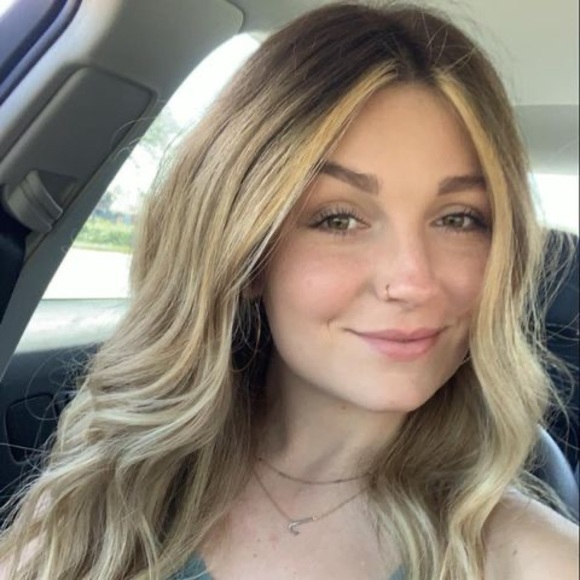 Profile Picture of Jaclyn Richards (@jasher1023) on Poshmark