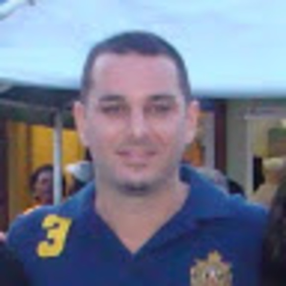 Profile Picture of David Feit (@dfeit) on Poshmark