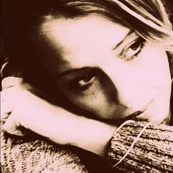 Profile Picture of Lori Whitaker (@loriwhitaker09) on Poshmark